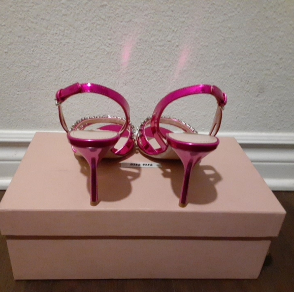 Miu Miu - Picture 5 of 7